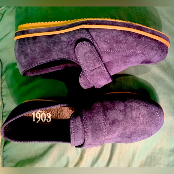 Millie Velcro Slip-On Beacon Shoes NAVY in Color Size 8 WIDE - Picture 1 of 4